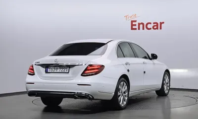Mercedes-Benz E-Class 2018, 93426 км, за 16451.93 USD