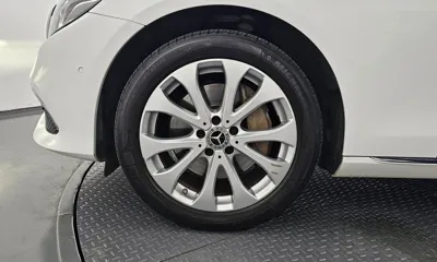Mercedes-Benz E-Class 2018, 93426 км, за 16451.93 USD
