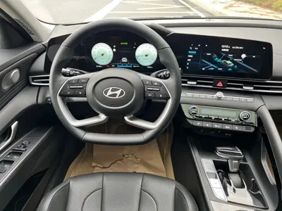 Hyundai Elantra 2023, 16900 км, за 15736.18 USD - фото 16