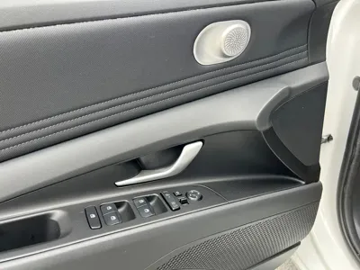 Hyundai Elantra 2023, 16900 км, за 15736.18 USD - фото 27