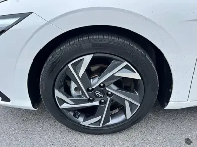 Hyundai Elantra 2023, 16900 км, за 15736.18 USD - фото 37