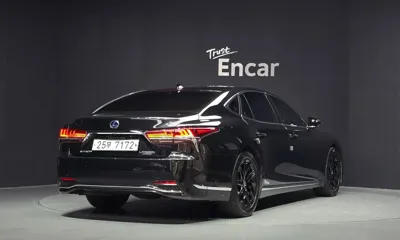 Lexus LS 2018, 172606 км, за 24937.64 USD