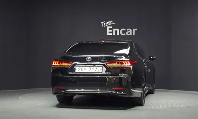 Lexus LS 2018, 172606 км, за 24937.64 USD