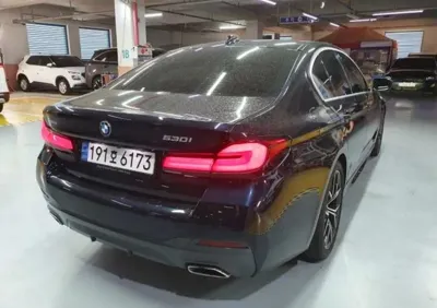 BMW 5-Series 2023, 39742 км, за 7404.49 USD - фото 6