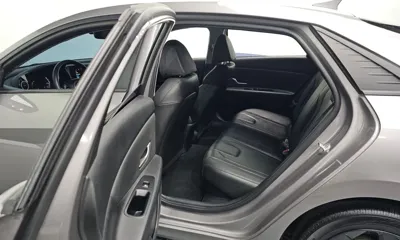 Hyundai Avante 2021, 72543 км, за 11487.46 USD - фото 12