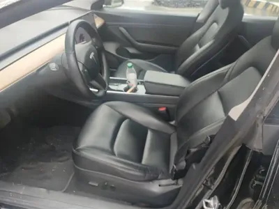 Tesla Model 3 2020, 148200 км, за 12654.26 USD - фото 9