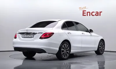 Mercedes-Benz C-Class 2019, 79038 км, за 13719.31 USD