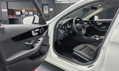 Mercedes-Benz C-Class 2019, 79038 км, за 13719.31 USD - фото 10