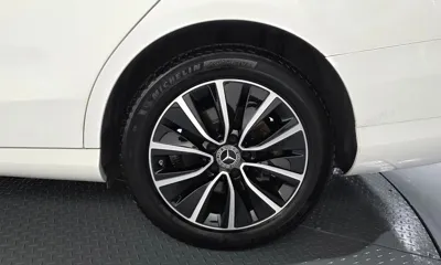 Mercedes-Benz C-Class 2019, 79038 км, за 13719.31 USD - фото 21