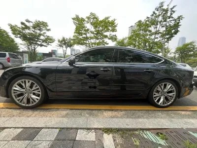Audi A7 2016, 89207 км, за 14441.38 USD
