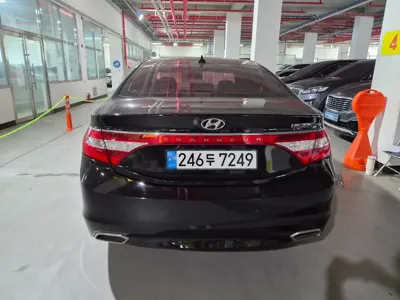 Hyundai Grandeur 2016, 236762 км, за 2595.63 USD