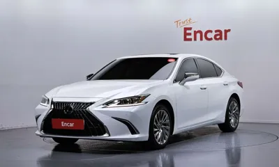 Lexus ES · 2023 год