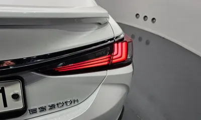 Lexus ES 2023, 38587 км, за 28554.55 USD - фото 23