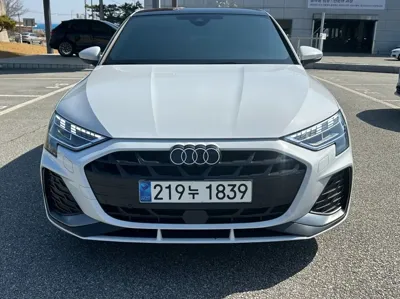 Audi A3 2025, 32500 км, за 19502.04 USD