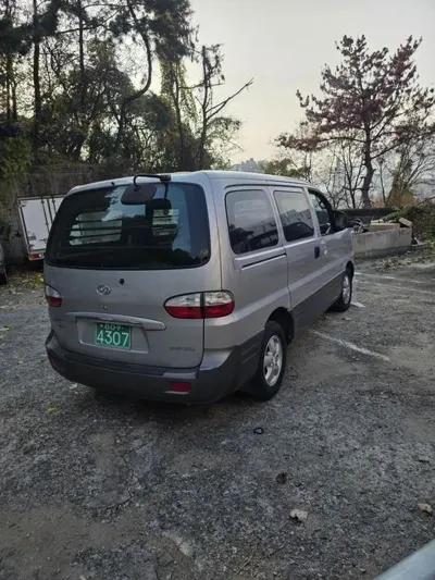 Hyundai Starex 2004, 135000 км, за 1430.15 USD