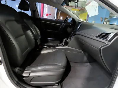 Hyundai Avante 2018, 92951 км, за 6498.62 USD - фото 11
