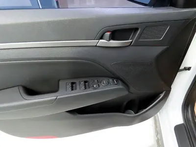 Hyundai Avante 2018, 92951 км, за 6498.62 USD - фото 13