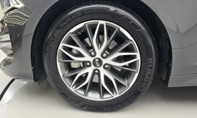 Kia K5 2021, 77767 км, за 10749.19 USD