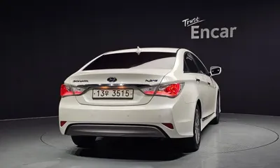 Hyundai Sonata 2014, 158224 км, за 2553.5 USD