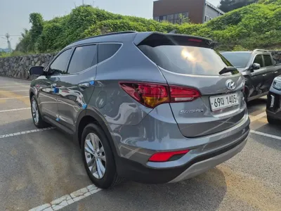 Hyundai Santafe 2017, 101434 км, за 9058.68 USD