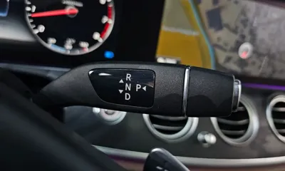 Mercedes-Benz E-Class 2017, 81224 км, за 14873.09 USD - фото 9