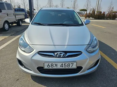 Hyundai Accent 2015, 215000 км, за 2428.78 USD