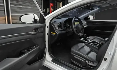Hyundai Avante 2017, 77960 км, за 6449.51 USD - фото 10