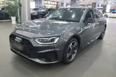 Audi A4L · 2022 год