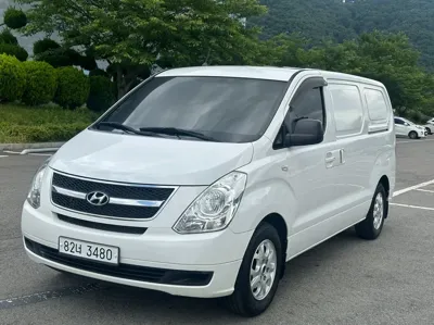 Hyundai Starex 2015, 143000 км, за 5842.2 USD