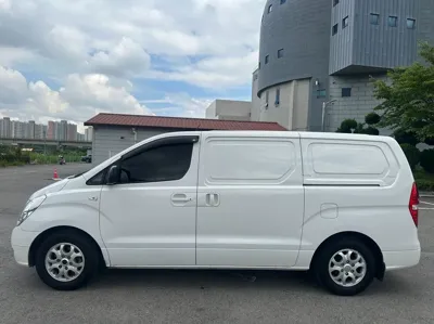 Hyundai Starex 2015, 143000 км, за 5842.2 USD