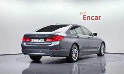 BMW 5-Series 2019, 65104 км, за 14637.02 USD