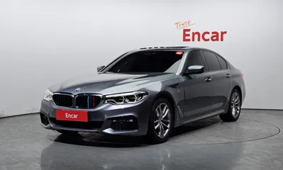 BMW 5-Series · 2017 год