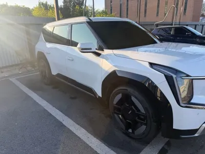 Kia EV9 2024, 67000 км, за 17086.78 USD