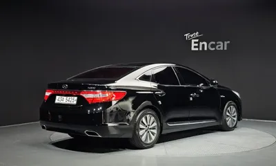 Hyundai Grandeur 2015, 174391 км, за 4232.6 USD