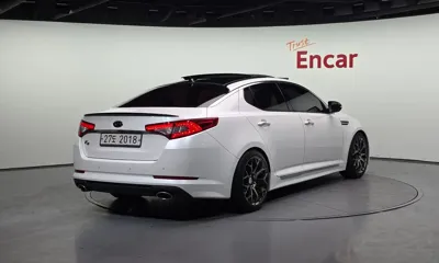 Kia K5 2013, 127370 км, за 3209.93 USD