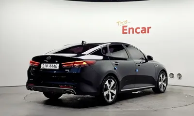 Kia K5 2017, 72714 км, за 7811.47 USD