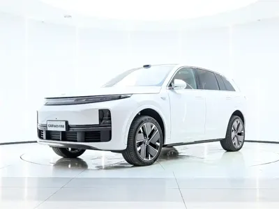Li Auto Li L7 2025, 5800 км, за 40905.62 USD