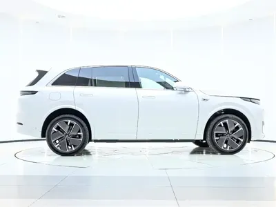 Li Auto Li L7 2025, 5800 км, за 40905.62 USD