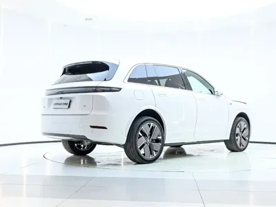 Li Auto Li L7 2025, 5800 км, за 40905.62 USD