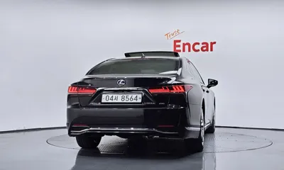 Lexus LS 2018, 141116 км, за 30488.19 USD