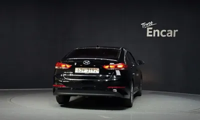 Hyundai Avante 2018, 69767 км, за 6120.98 USD