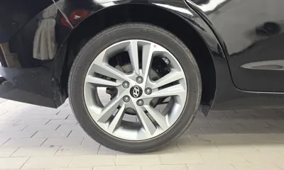 Hyundai Avante 2018, 69767 км, за 6120.98 USD