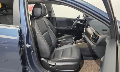 Kia Stonic 2018, 92304 км, за 6840.39 USD - фото 12