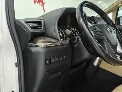 Toyota Vellfire 2021, 76000 км, за 80670.24 USD - фото 8