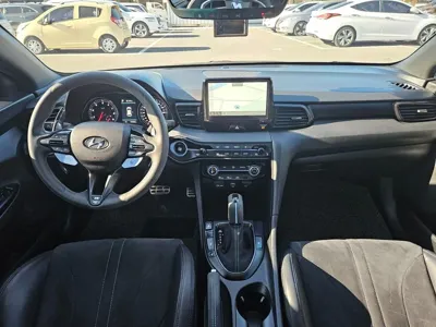 Hyundai Veloster 2022, 71250 км, за 15653.78 USD - фото 7