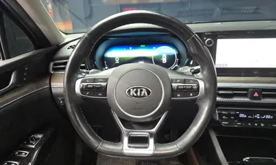 Kia K5 2020, 116615 км, за 10901.88 USD - фото 13