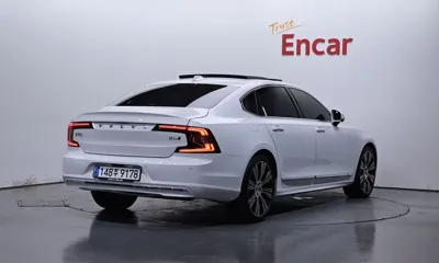 Volvo S90 2025, 2341 км, за 26931.15 USD