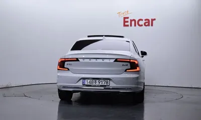 Volvo S90 2025, 2341 км, за 26931.15 USD