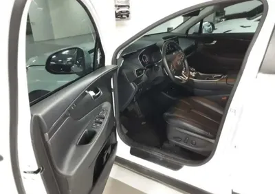 Hyundai Santafe 2022, 136649 км, за 2736.16 USD