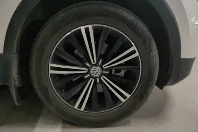 Volkswagen Tiguan L 2019, 35300 км, за 14216 USD - фото 8